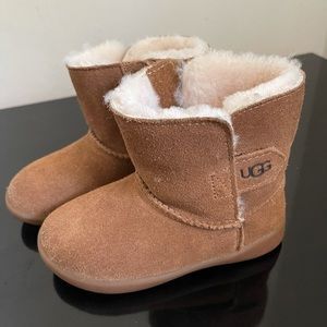 UGG TODDLER KEELAN BOOT SIZE 8